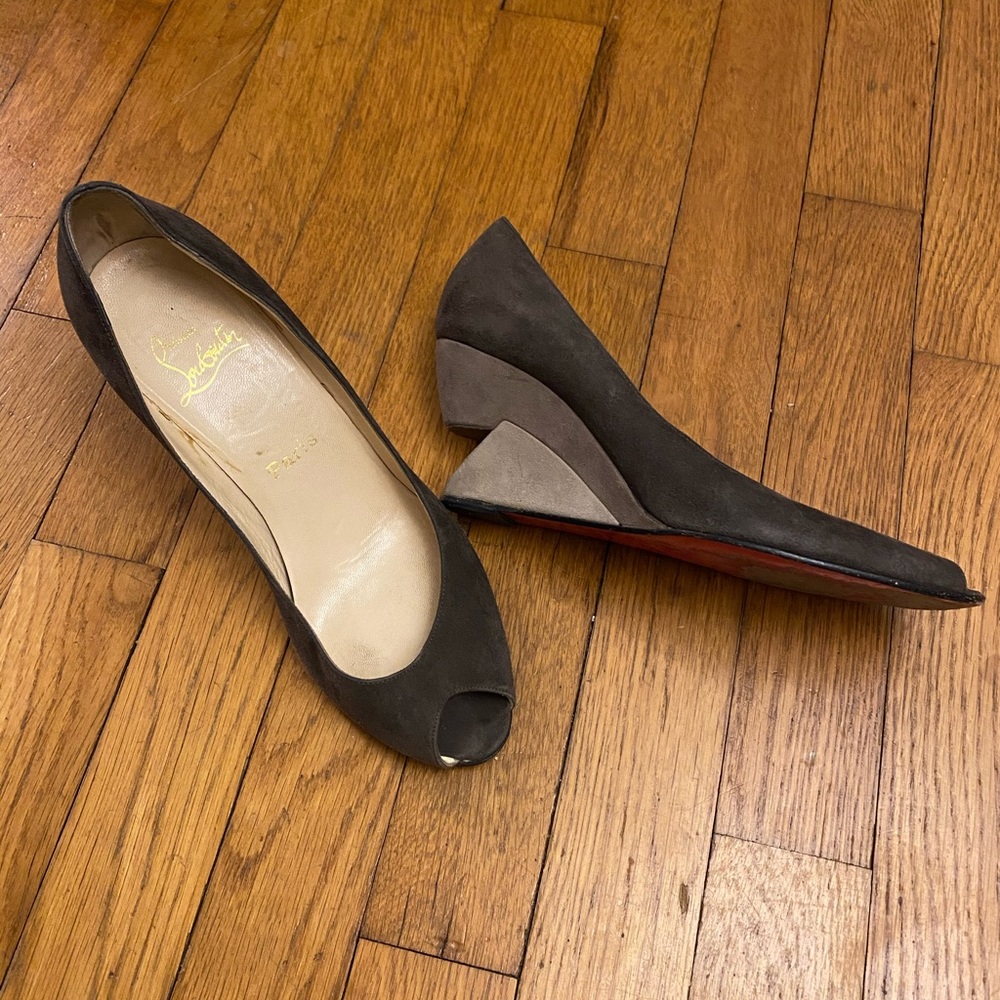 CHRISTIAN LOUBOUTIN Grey Suede Wedges